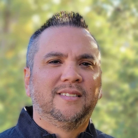 Headshot of bank employee, Damon Puckett, Regional Sales Manager, Dealers, Western States