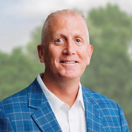 Headshot of bank employee, Wade Albers, Senior Director of Sales